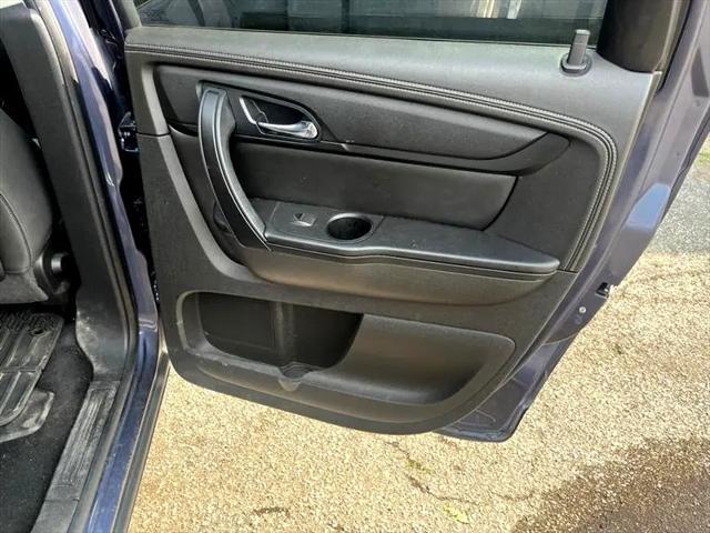 used 2014 Chevrolet Traverse car, priced at $7,995