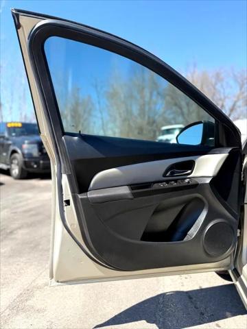 used 2014 Chevrolet Cruze car, priced at $5,995