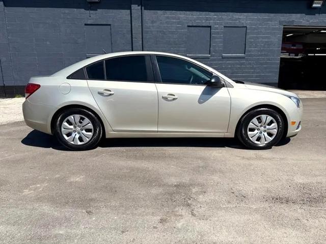 used 2014 Chevrolet Cruze car, priced at $5,995
