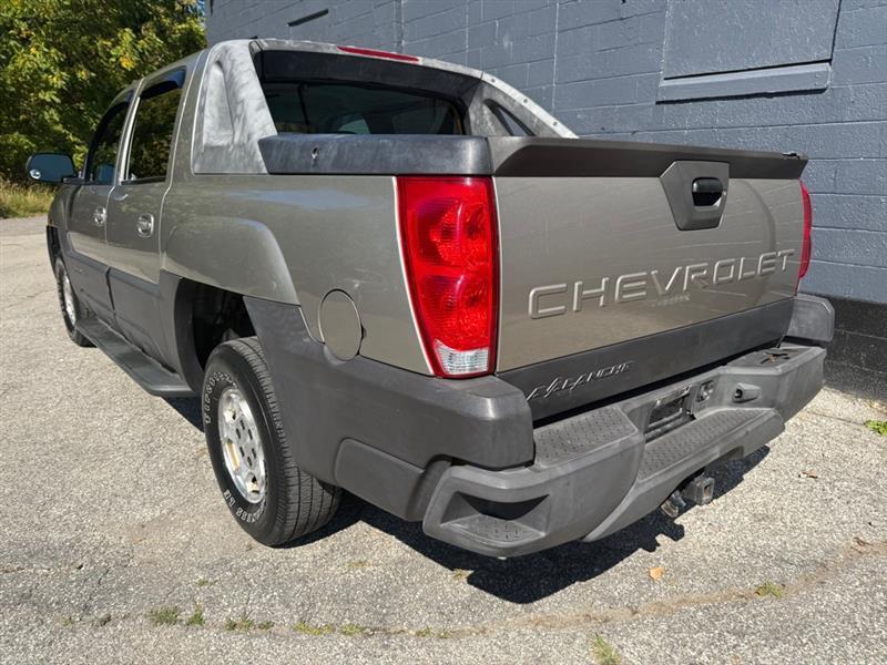 used 2003 Chevrolet Avalanche car, priced at $3,995