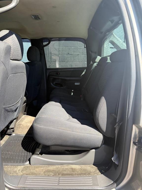 used 2003 Chevrolet Avalanche car, priced at $3,995