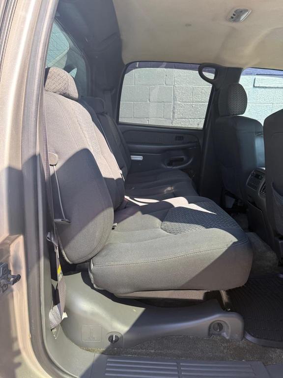 used 2003 Chevrolet Avalanche car, priced at $3,995
