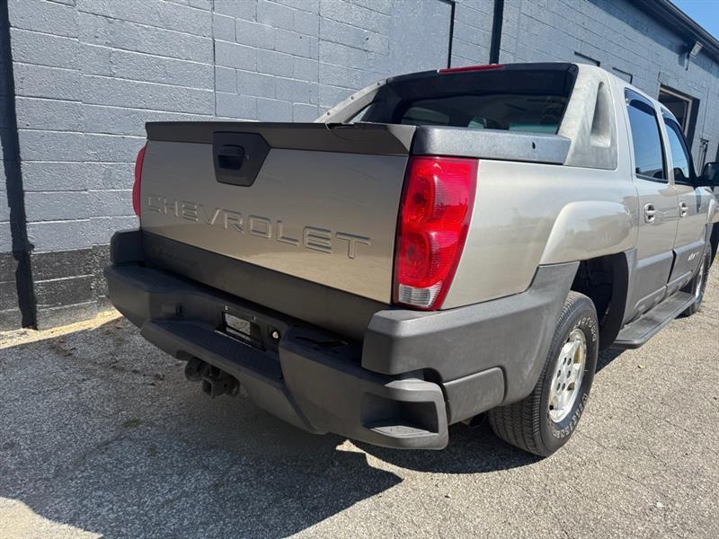 used 2003 Chevrolet Avalanche car, priced at $3,995