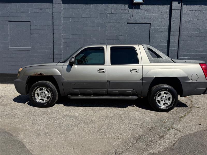 used 2003 Chevrolet Avalanche car, priced at $3,995