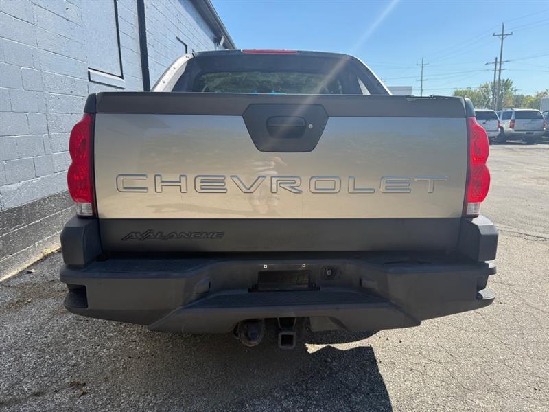 used 2003 Chevrolet Avalanche car, priced at $3,995