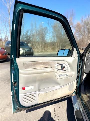 used 1995 GMC Suburban car, priced at $4,995