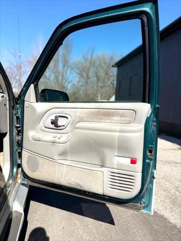 used 1995 GMC Suburban car, priced at $4,995