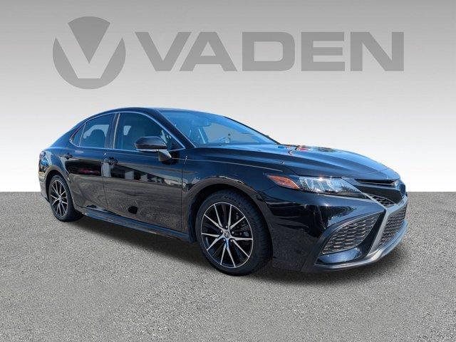 used 2022 Toyota Camry Hybrid car, priced at $26,946