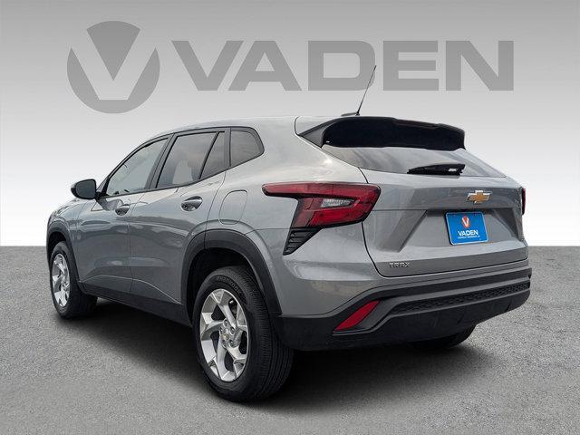 used 2024 Chevrolet Trax car, priced at $22,135