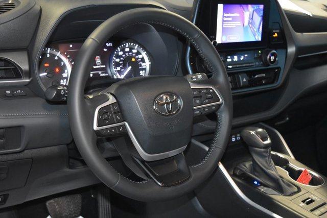 used 2023 Toyota Highlander car, priced at $39,595