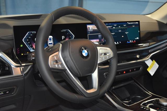 new 2025 BMW X7 car, priced at $92,685