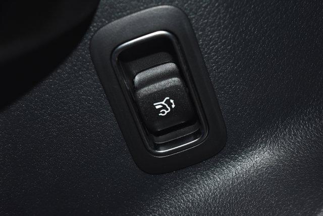 new 2025 Mercedes-Benz GLB 250 car, priced at $49,595