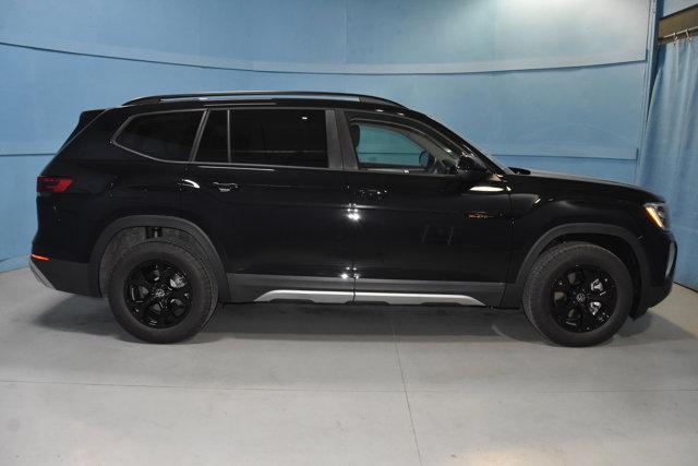 new 2025 Volkswagen Atlas car, priced at $48,432