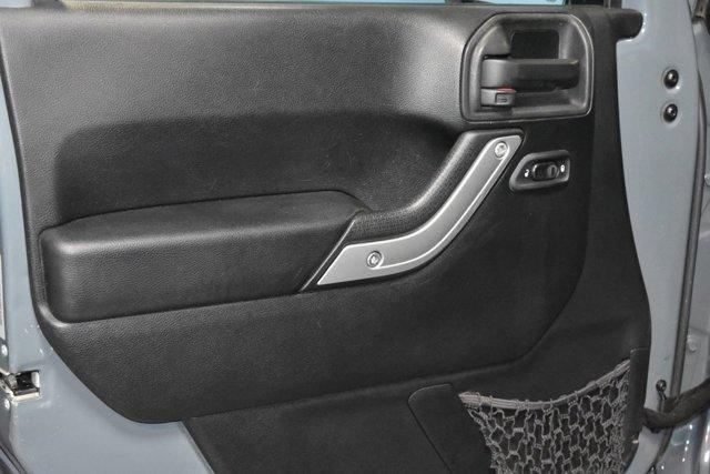 used 2015 Jeep Wrangler Unlimited car, priced at $20,495