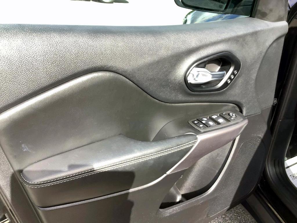 used 2022 Jeep Cherokee car, priced at $26,886