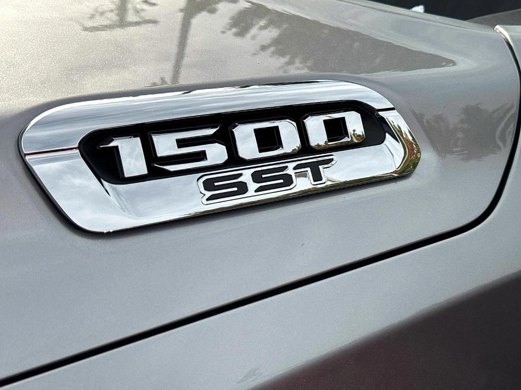 new 2025 Ram 1500 car, priced at $59,035