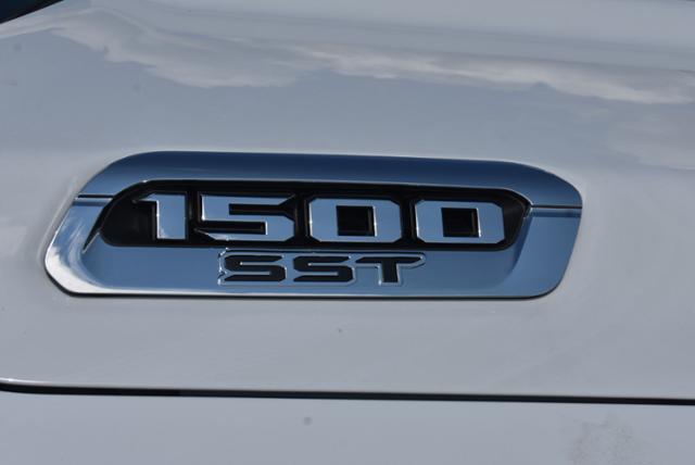 new 2025 Ram 1500 car, priced at $61,747