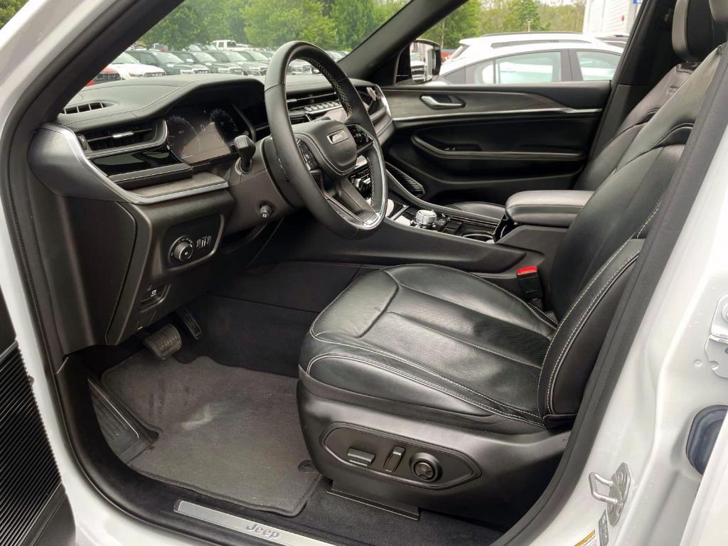 used 2022 Jeep Grand Cherokee car, priced at $40,988