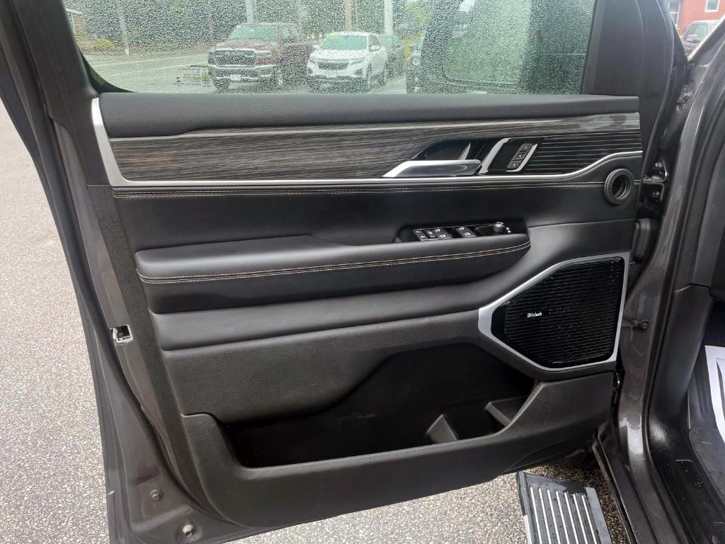 used 2022 Jeep Wagoneer car, priced at $49,988