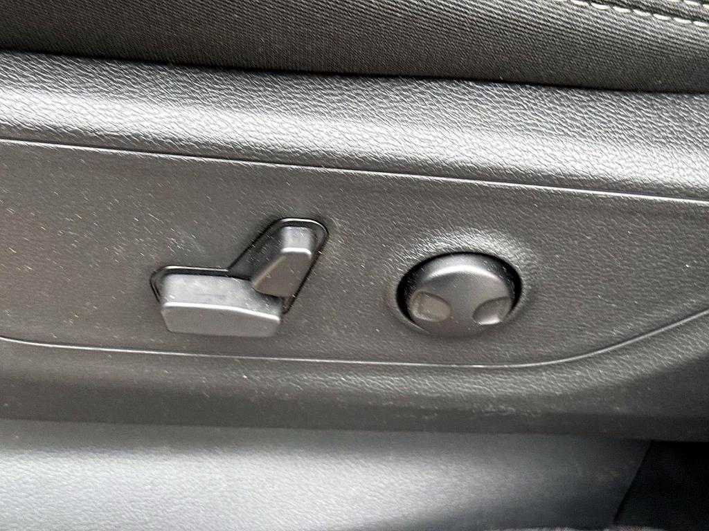 new 2025 Ram 1500 car, priced at $53,438