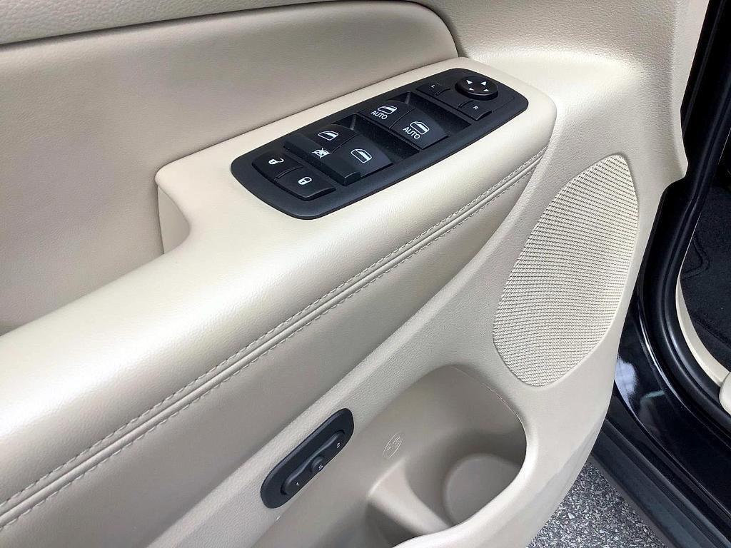 used 2021 Jeep Grand Cherokee car, priced at $29,988