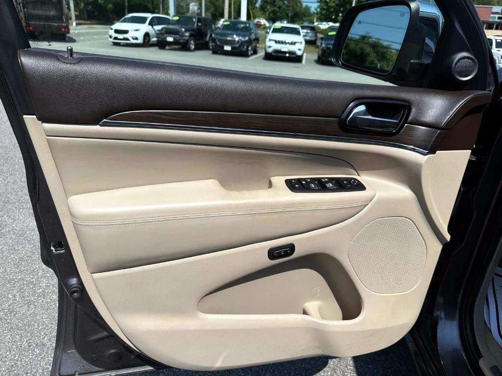 used 2020 Jeep Grand Cherokee car, priced at $29,988