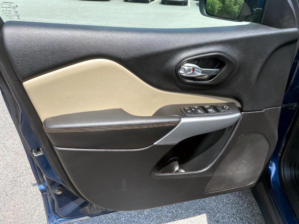 used 2018 Jeep Cherokee car, priced at $18,988