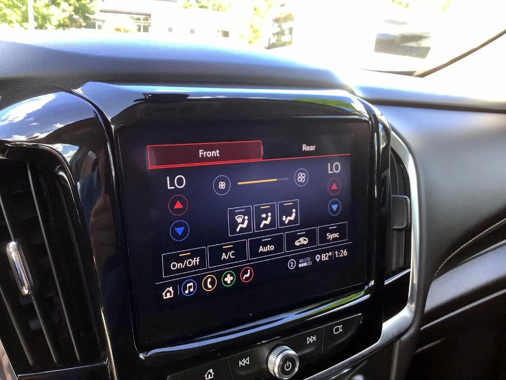 used 2021 Chevrolet Traverse car, priced at $25,988