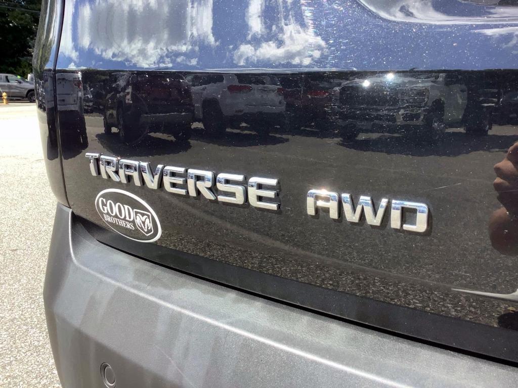 used 2021 Chevrolet Traverse car, priced at $25,988