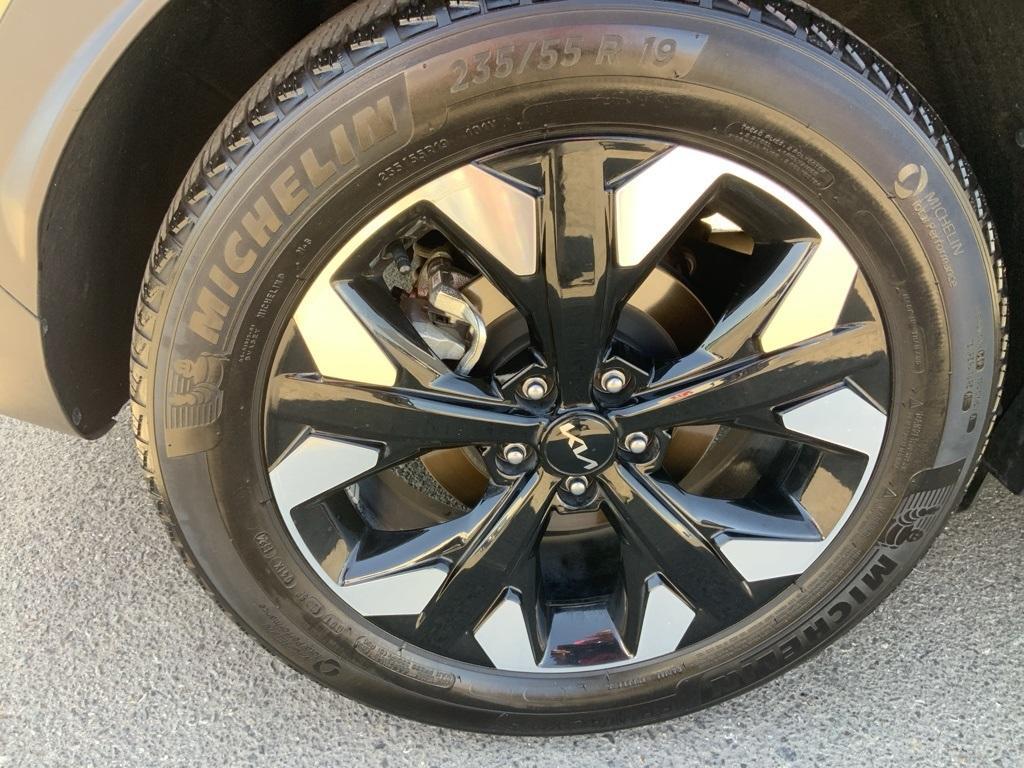 used 2024 Kia Sportage Plug-In Hybrid car, priced at $32,895