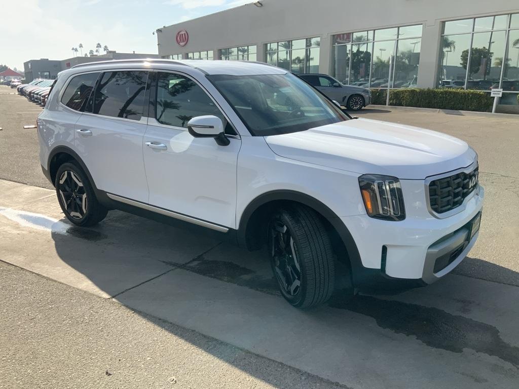 used 2023 Kia Telluride car, priced at $36,356