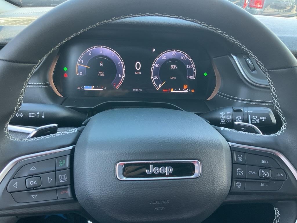 used 2025 Jeep Grand Cherokee car, priced at $39,995