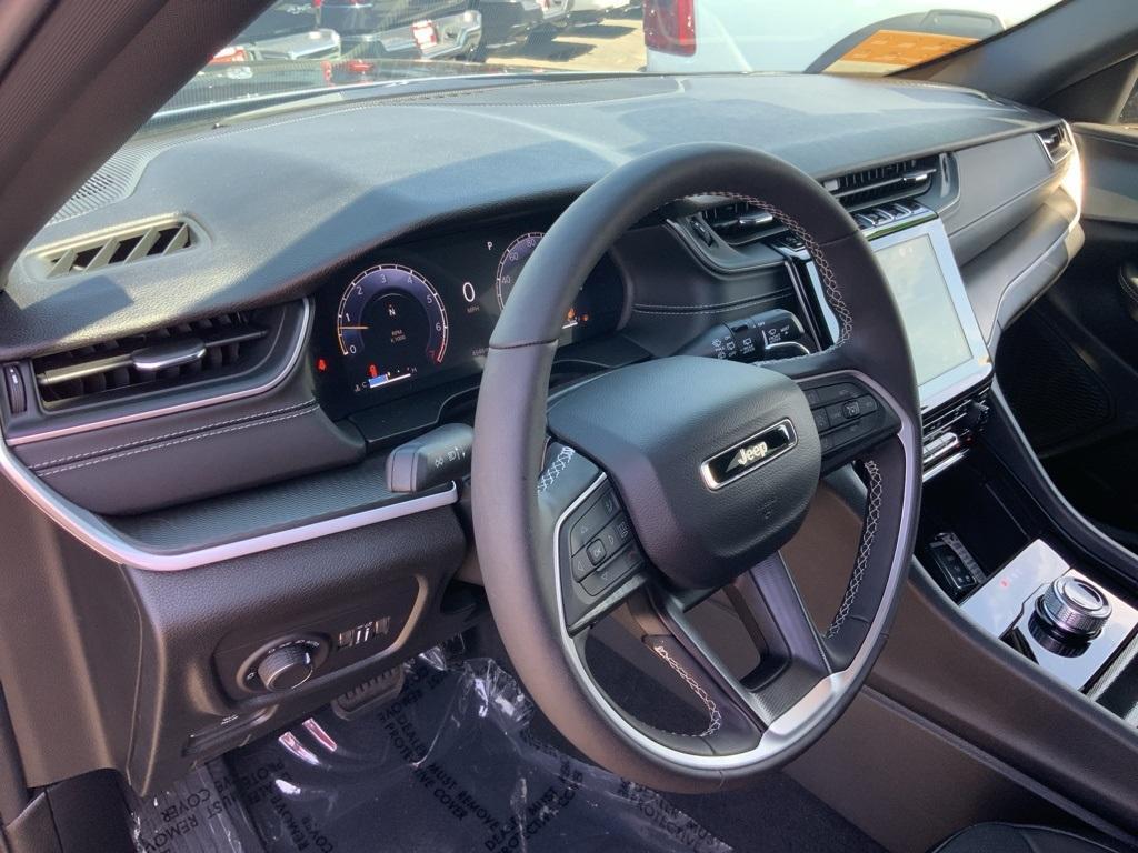 used 2025 Jeep Grand Cherokee car, priced at $39,995