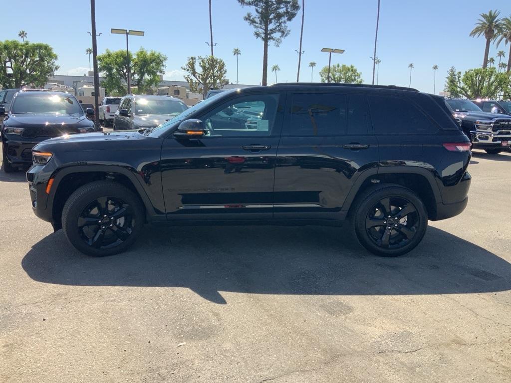 used 2025 Jeep Grand Cherokee car, priced at $39,995
