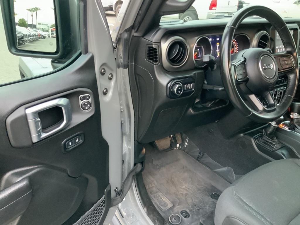 used 2022 Jeep Gladiator car, priced at $35,306