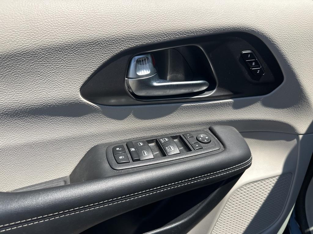 used 2023 Chrysler Pacifica car, priced at $24,999