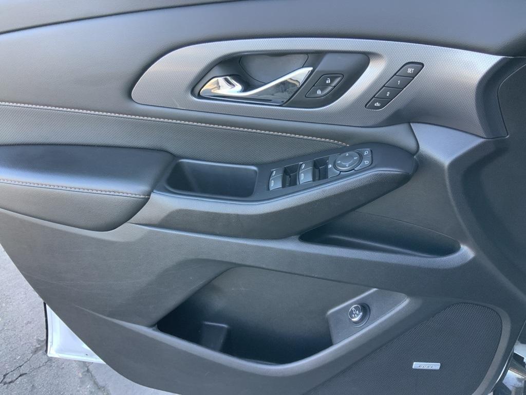 used 2021 Chevrolet Traverse car, priced at $23,887