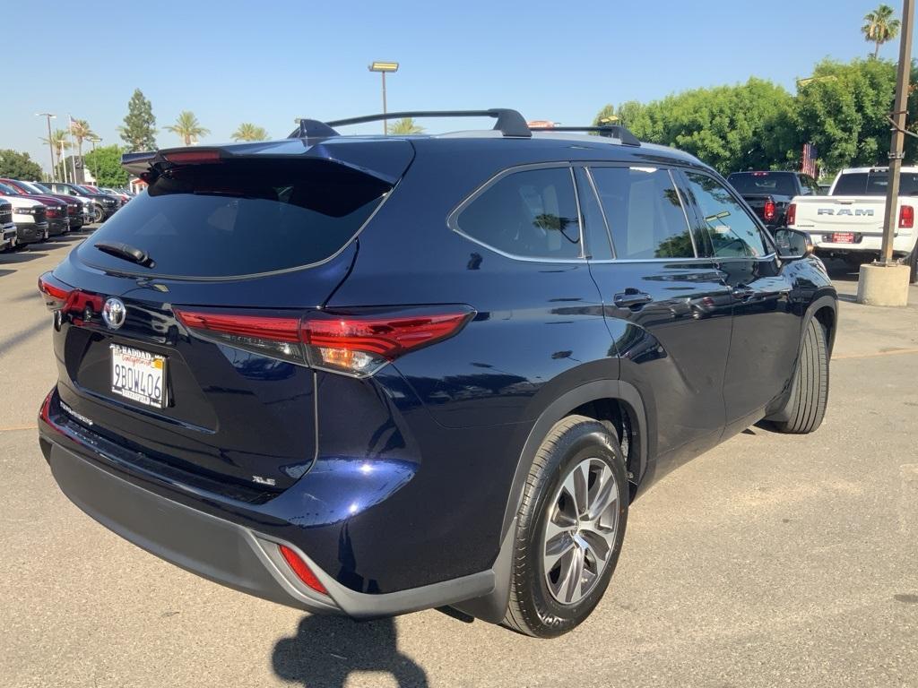 used 2022 Toyota Highlander car, priced at $39,999