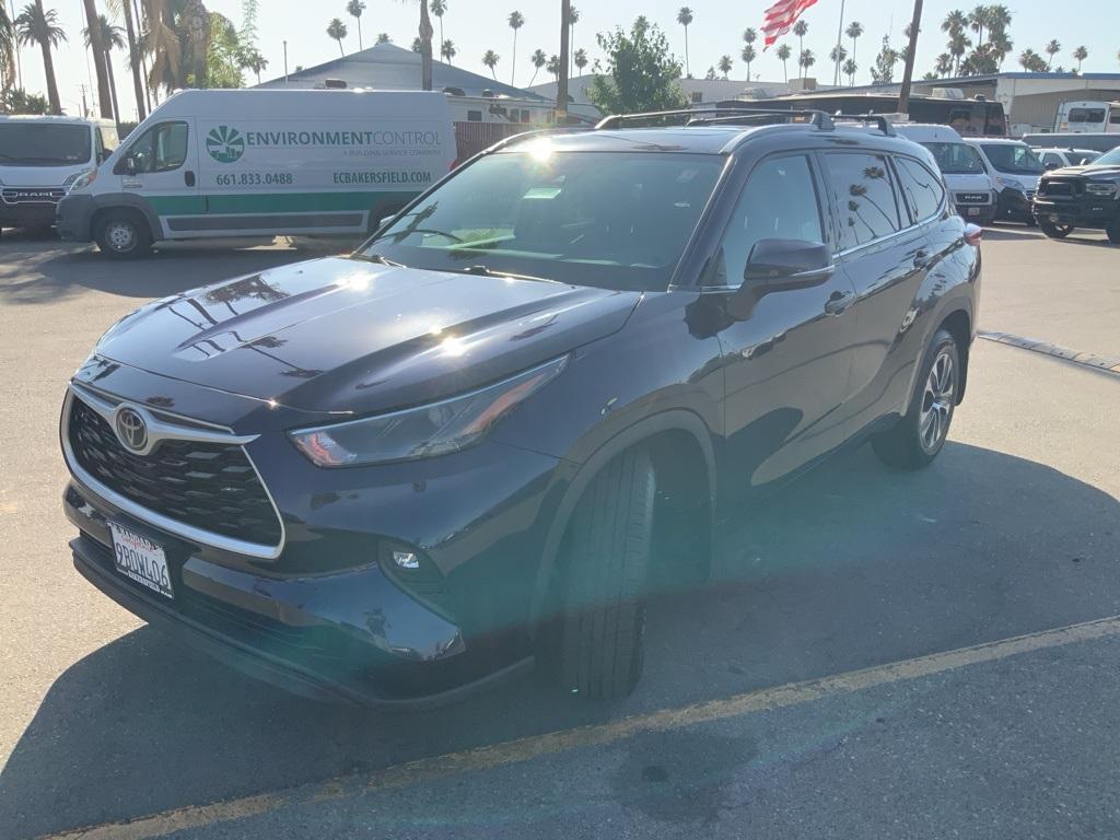 used 2022 Toyota Highlander car, priced at $39,999