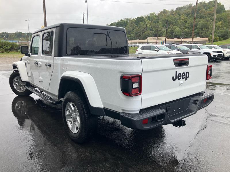 used 2022 Jeep Gladiator car, priced at $31,980