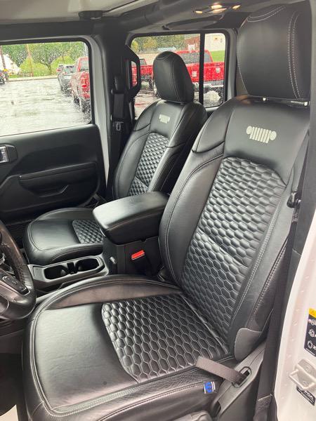 used 2022 Jeep Gladiator car, priced at $31,980