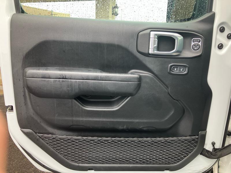used 2022 Jeep Gladiator car, priced at $31,980
