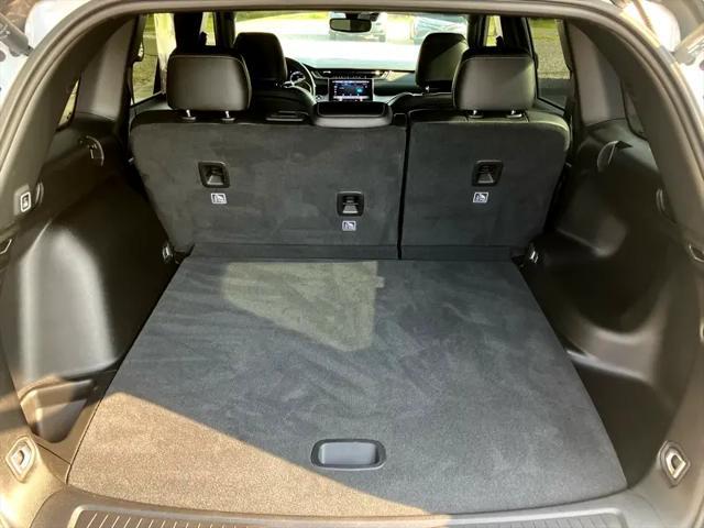 used 2024 Jeep Grand Cherokee car, priced at $40,880