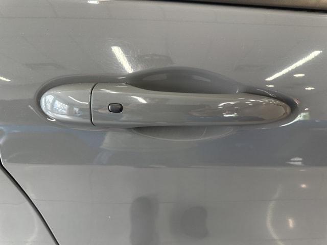 used 2023 Jeep Cherokee car, priced at $20,895