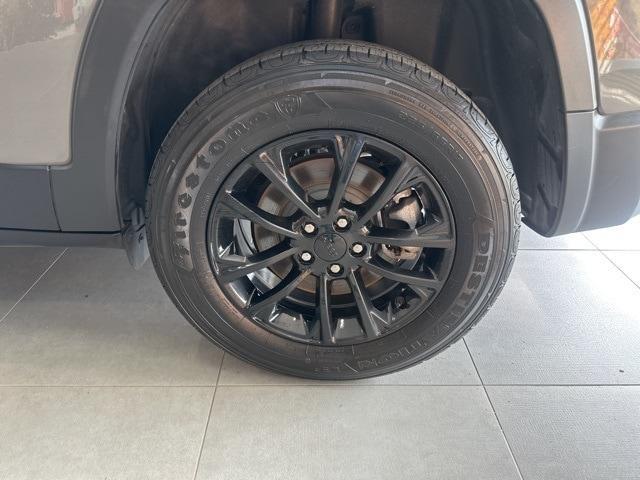 used 2023 Jeep Cherokee car, priced at $20,895
