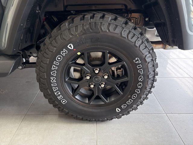 new 2025 Jeep Gladiator car, priced at $49,145