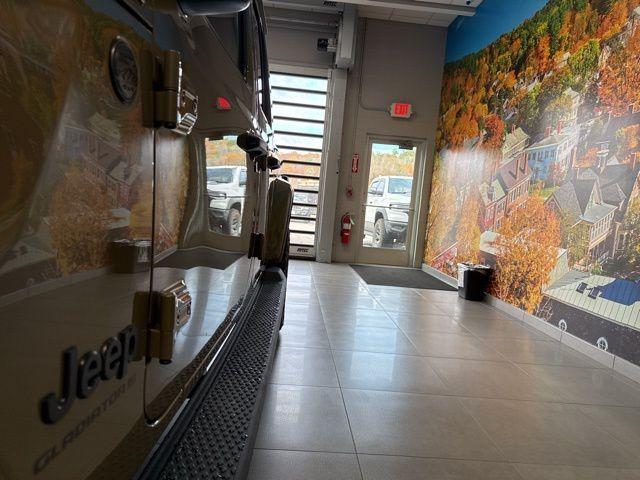 new 2025 Jeep Gladiator car, priced at $49,145