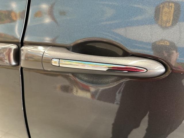 used 2023 Chrysler Pacifica car, priced at $25,995