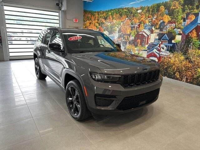 used 2023 Jeep Grand Cherokee car, priced at $34,495
