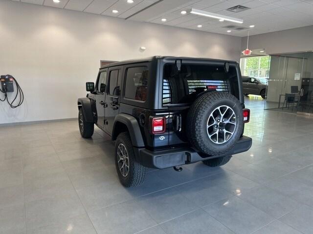 new 2025 Jeep Wrangler car, priced at $45,971